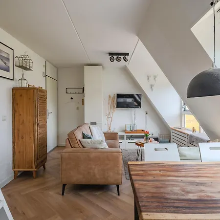 Perfect Holiday, Sea View Apartment *