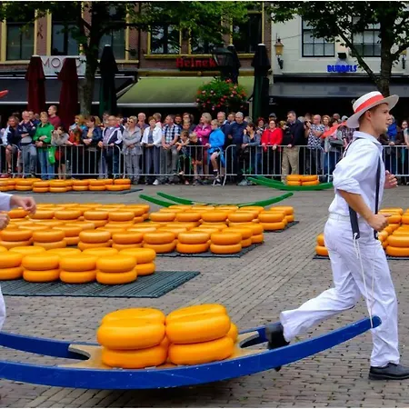 Perfect Holiday, Sea View Apartment *